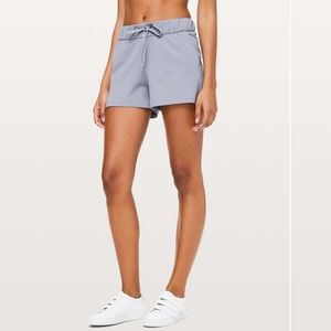 Lululemon on the fly short 2.5 inch